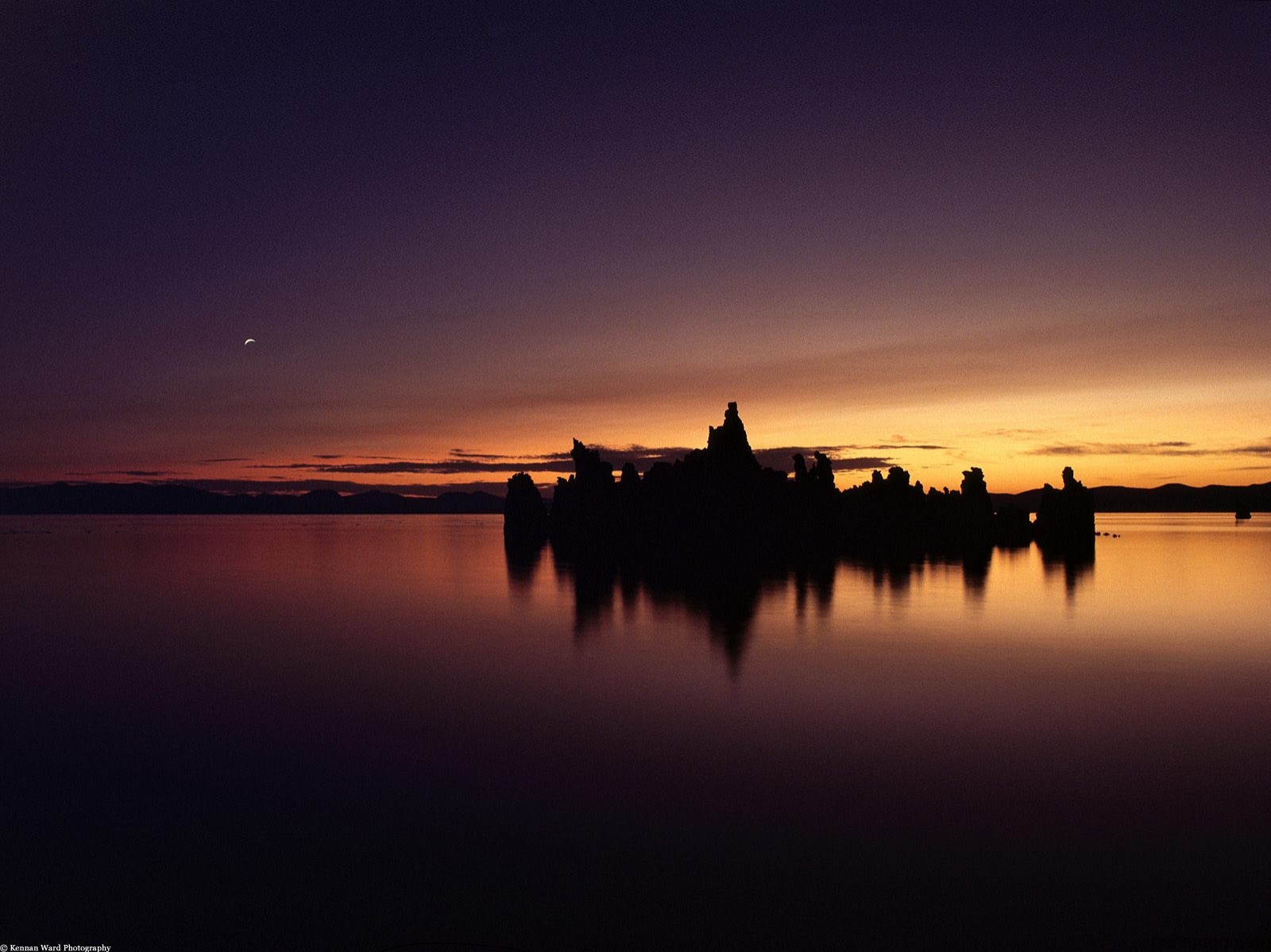 مجموعة خلفيات:شروق الشمس Mono Lake Sunrise, Low Water Tufa Towers, Califo